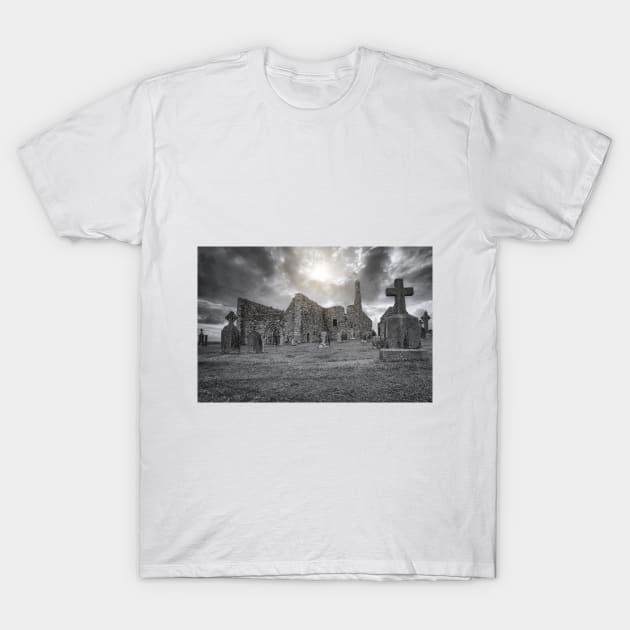 Clonmacnoise monastery ruins on the Shannon in Ireland T-Shirt by Offiinhoki